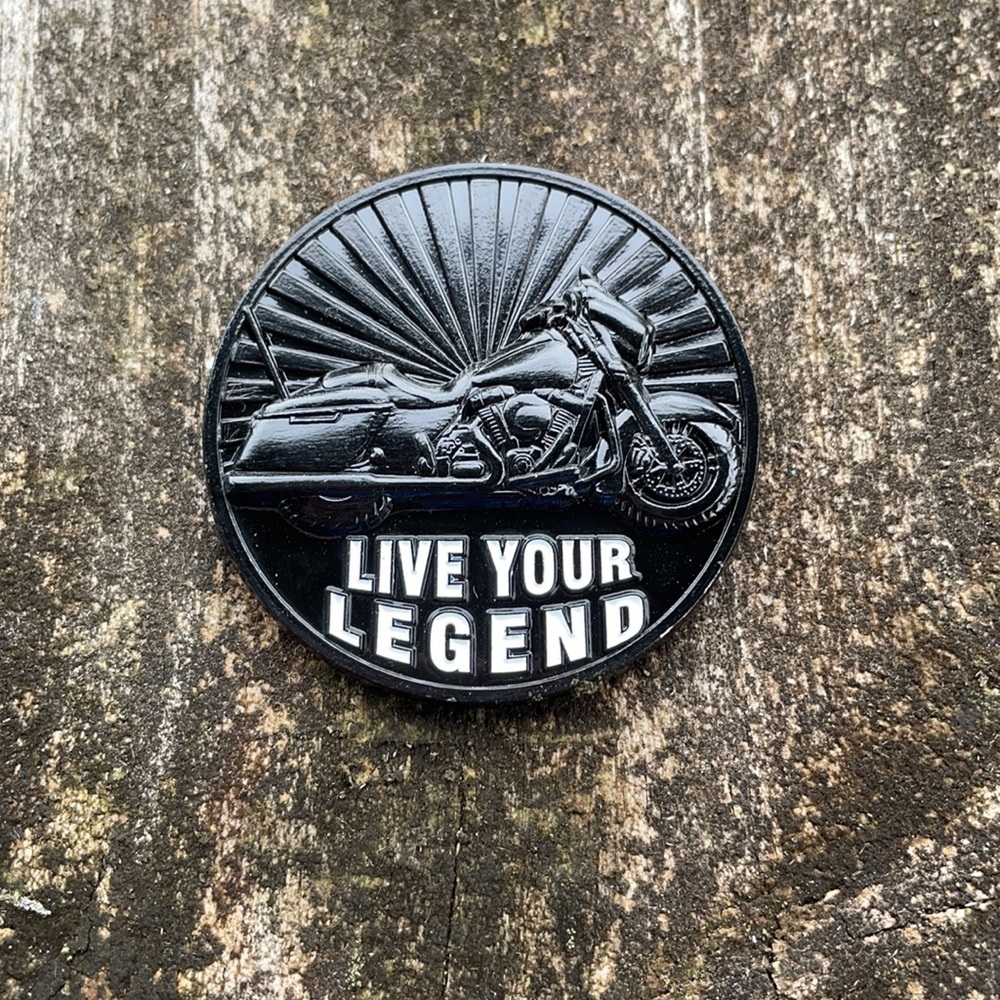 Genuine Harley-Davidson "LIVE YOUR LEGEND" Challenge Coin - Picture 2 of 2